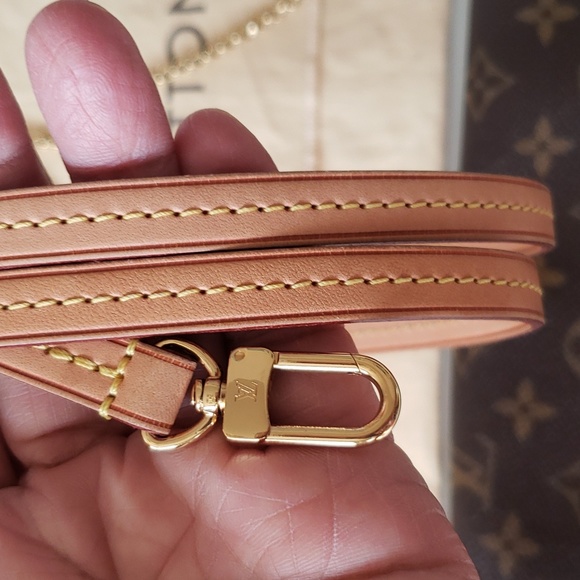Louis Vuitton Favorite MM Monogram - Picture 7 of 16